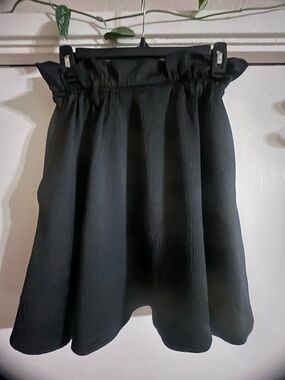 H&M Black Paperbag Waist Mini Skirt